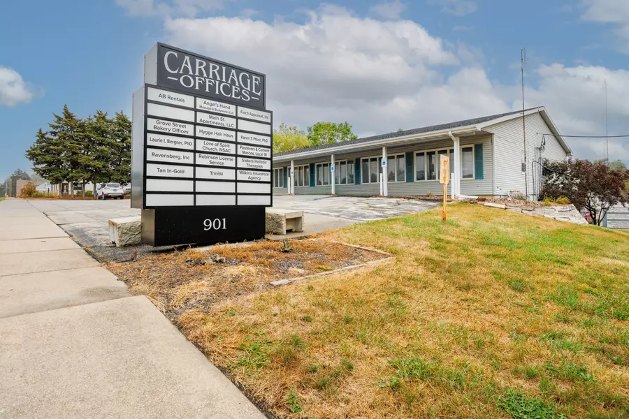 901 E Grove Street #C2, Bloomington, IL 61701