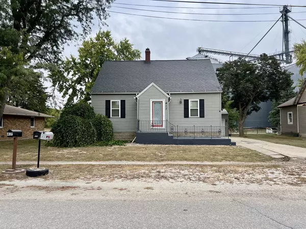 417 W Garfield Avenue, Cissna Park, IL 60924