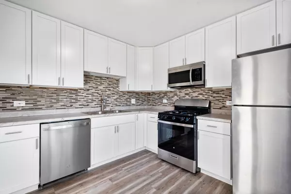 Des Plaines, IL 60016,Address not disclosed