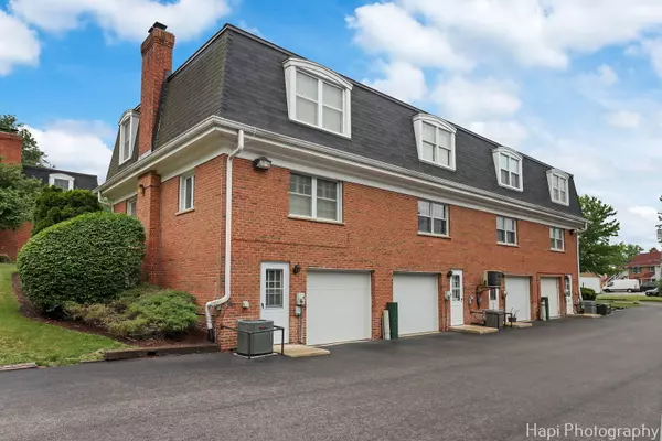 Barrington, IL 60010,336 Eastern Avenue