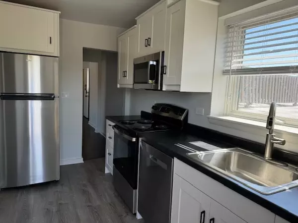 Libertyville, IL 60048,539 N Milwaukee Avenue #4