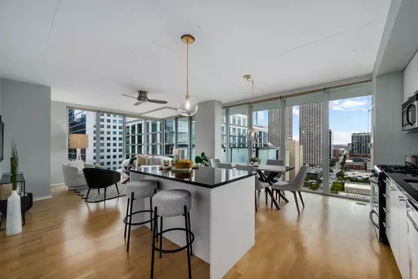 Chicago, IL 60661,659 W RANDOLPH Street #1720