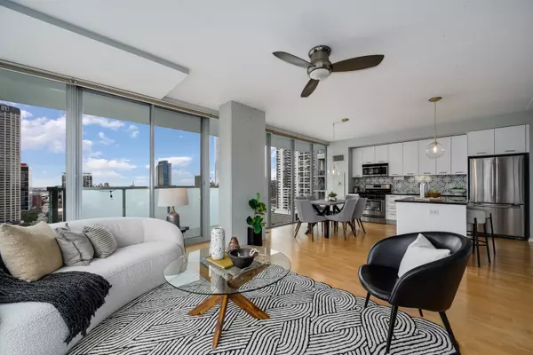 Chicago, IL 60661,659 W RANDOLPH Street #1720