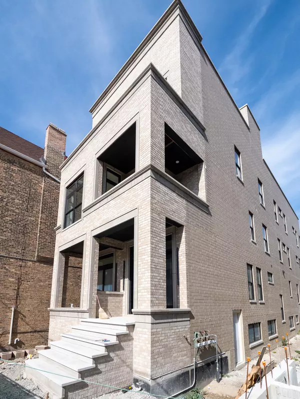 2471 N Clybourn Avenue #2, Chicago, IL 60638