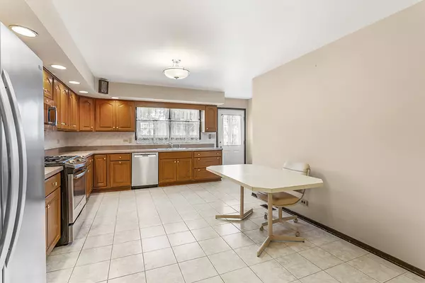 Oak Forest, IL 60452,6066 Forestview Drive