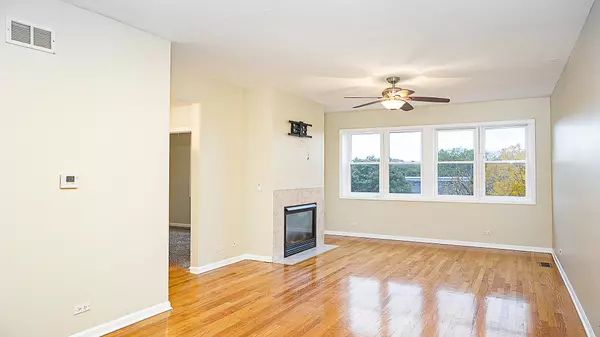 Chicago, IL 60653,4507 S Lake Park Avenue #3S