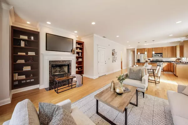 Chicago, IL 60641,4239 N Keystone Avenue #3S