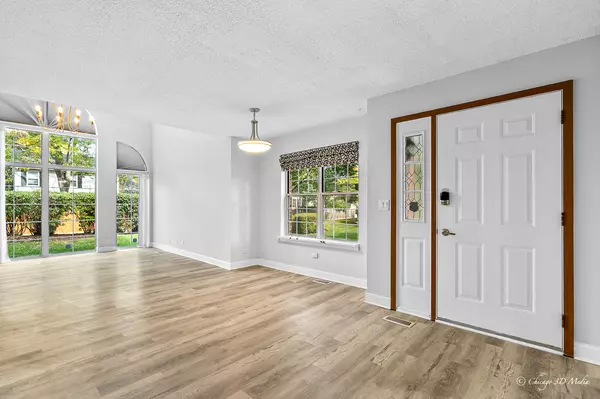 Arlington Heights, IL 60004,522 W Happfield Drive #13A