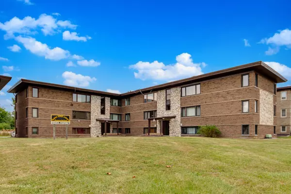 Worth, IL 60482,6806 Lode Drive #1B