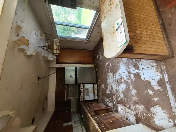 Hazel Crest, IL 60429,2316 170th Street