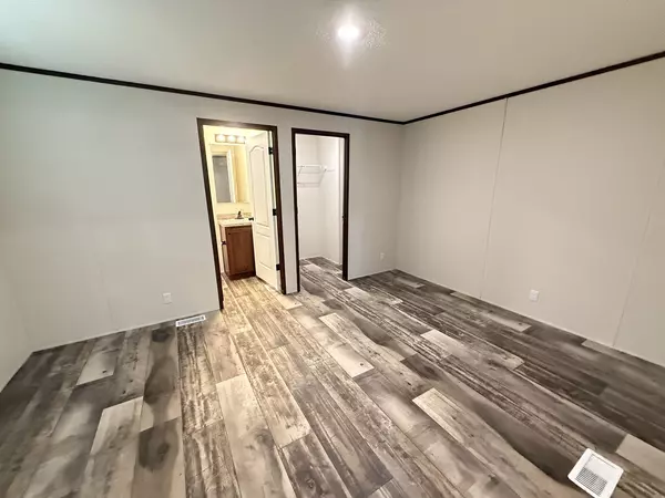 Crete, IL 60417,1712 S Dixie Highway #273