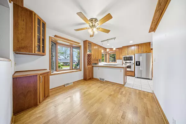 Dekalb, IL 60115,814 Woodlawn Drive