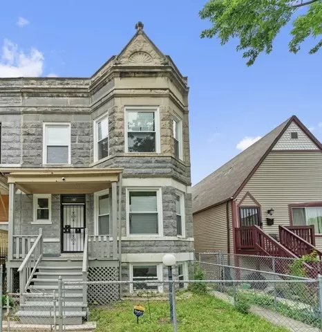 Chicago, IL 60624,814 S Karlov Avenue