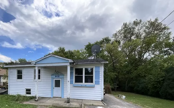 Round Lake Beach, IL 60073,915 Mayfield Drive