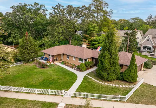 Downers Grove, IL 60515,4637 Oakwood Avenue