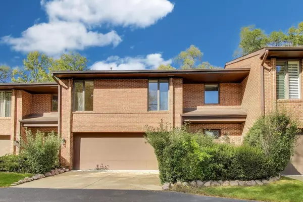 300 Boardwalk Place #201, Park Ridge, IL 60068