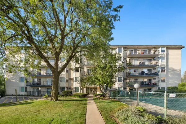 5510 Lincoln Avenue #301, Morton Grove, IL 60053