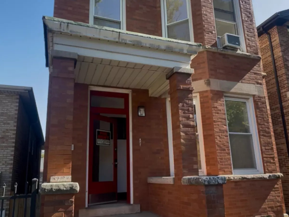 Chicago, IL 60608,3121 S May Street #2F