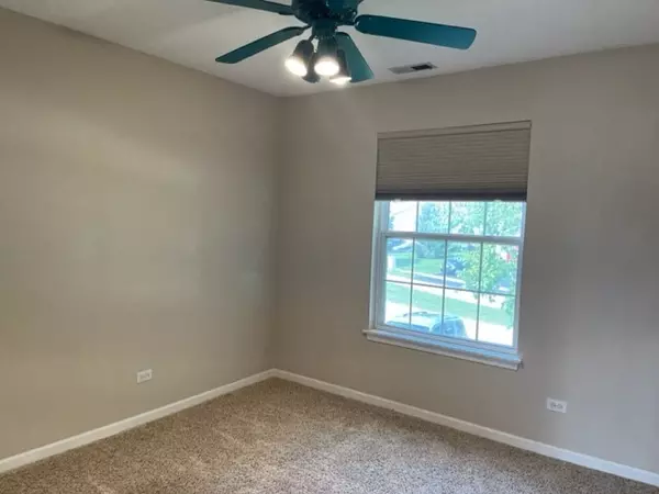 Wauconda, IL 60084,290 Crestview Drive #C