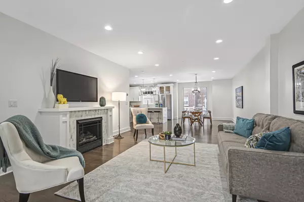 Skokie, IL 60077,8146 Lincoln Avenue