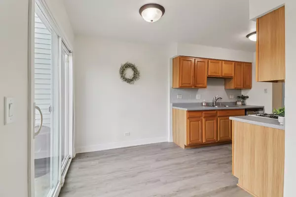 Glendale Heights, IL 60139,1900 Basswood Lane