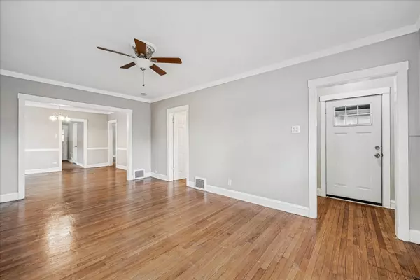 Maywood, IL 60153,2016 S 10th Avenue