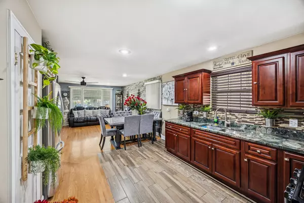 Summit, IL 60501,7535 W 63 Place