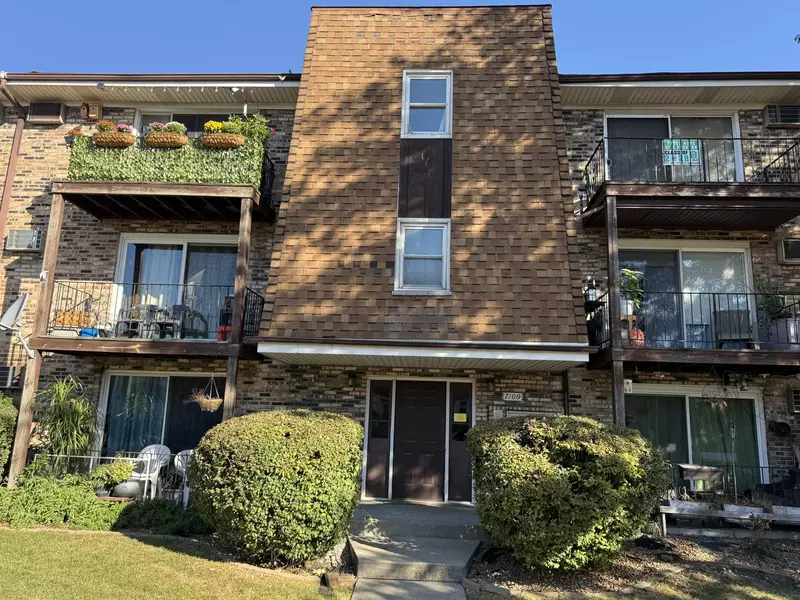 7100 99th Street #204, Chicago Ridge, IL 60415
