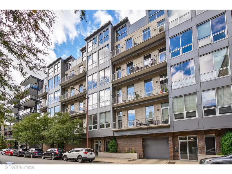 18 N Carpenter Street #PHN, Chicago, IL 60607