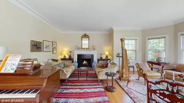 Oak Park, IL 60302,1009 N Oak Park Avenue