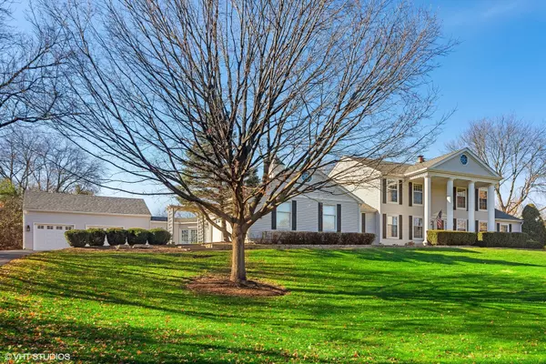 Inverness, IL 60067,924 Stonefield Circle