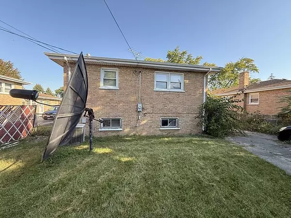 Burbank, IL 60459,6127 W 79th Place