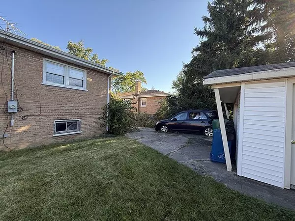 Burbank, IL 60459,6127 W 79th Place