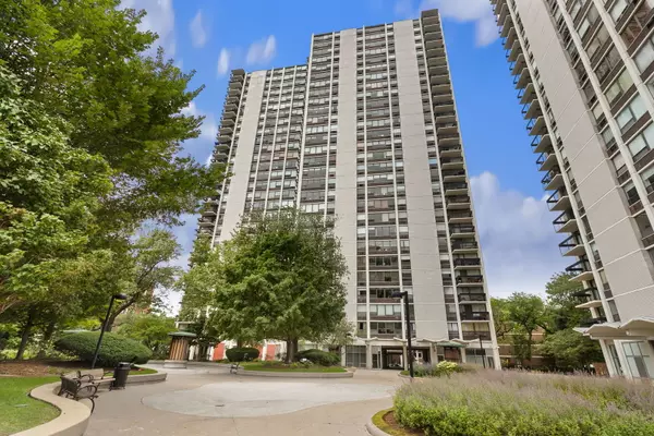 1460 N Sandburg Terrace #2001A, Chicago, IL 60610