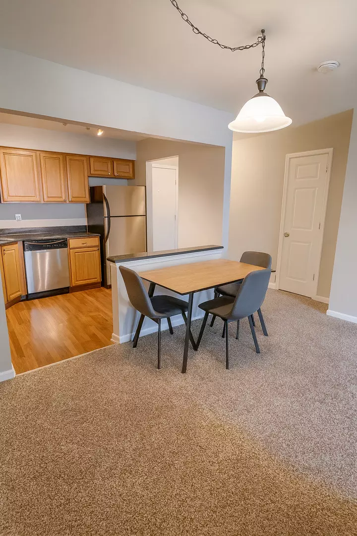 Schaumburg, IL 60173,1100 N Plum Grove Road #313