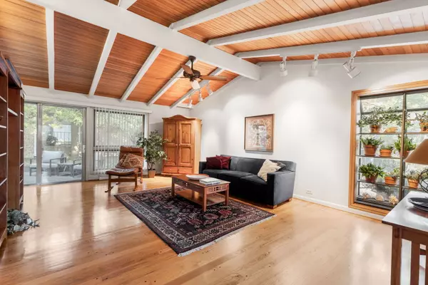 Wilmette, IL 60091,2626 Wilmette Avenue