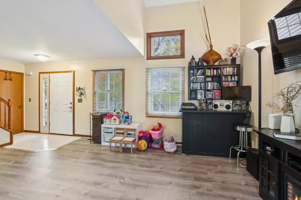 Alsip, IL 60803,4326 W Emerald Way Street