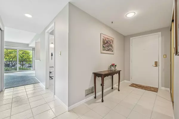 Naperville, IL 60563,1105 N Mill Street #224