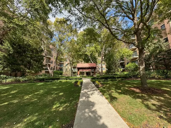 5100 W 96th Street #232, Oak Lawn, IL 60453