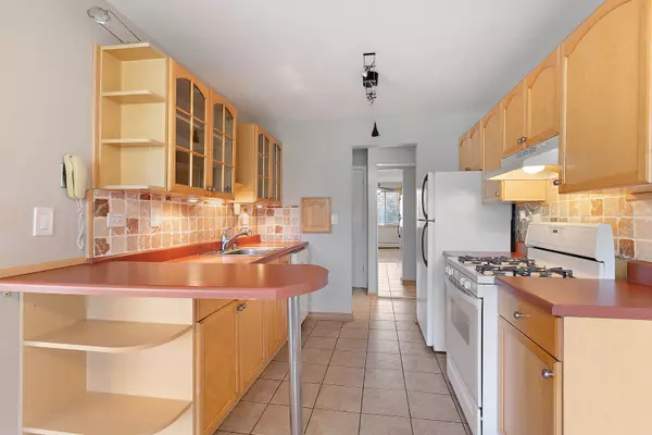 Prospect Heights, IL 60070,940 E Old Willow Road #207