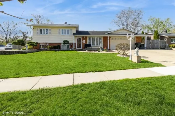 565 Flagstaff Lane, Hoffman Estates, IL 60169