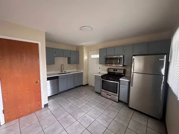 Lake In The Hills, IL 60156,1316 MONROE Street