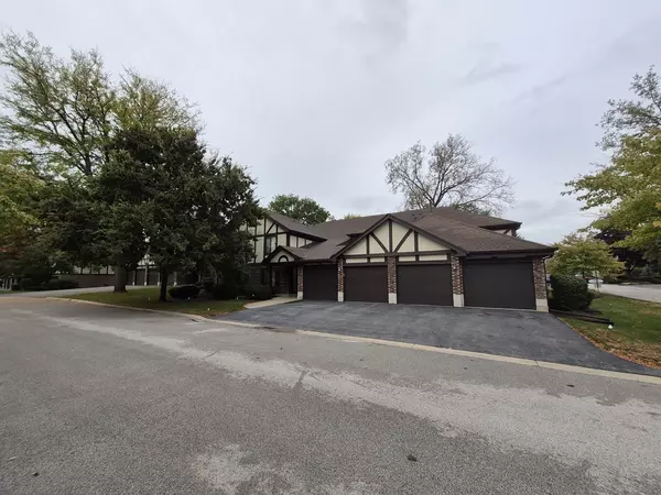 8216 Mulberry Court #8B, Palos Hills, IL 60465