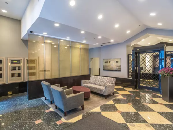 Chicago, IL 60610,111 W MAPLE Street #3207