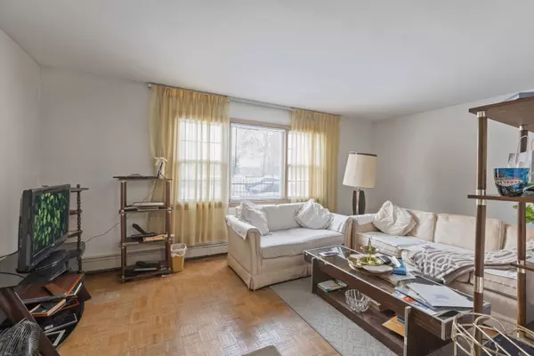 Chicago, IL 60628,11219 S King Drive