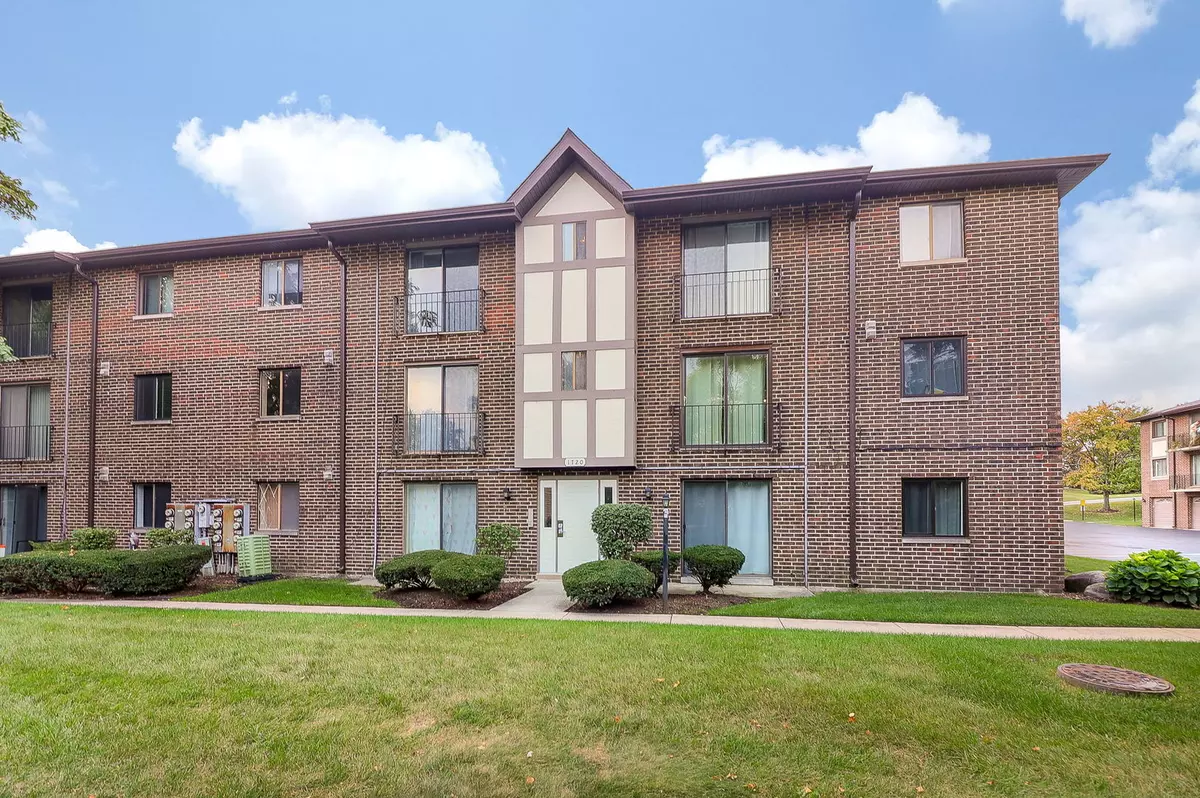 Naperville, IL 60565,1721 S Washington Street #1721