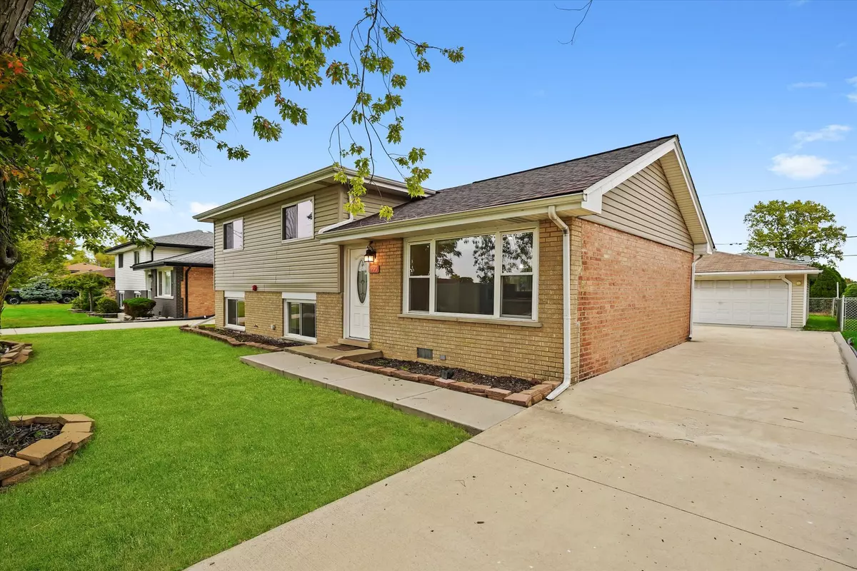 Bridgeview, IL 60455,8229 S 76th S Avenue