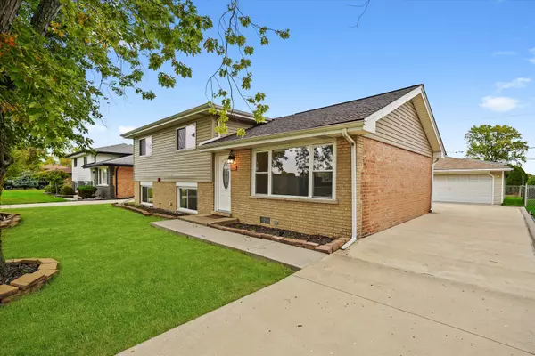 8229 S 76th S Avenue, Bridgeview, IL 60455