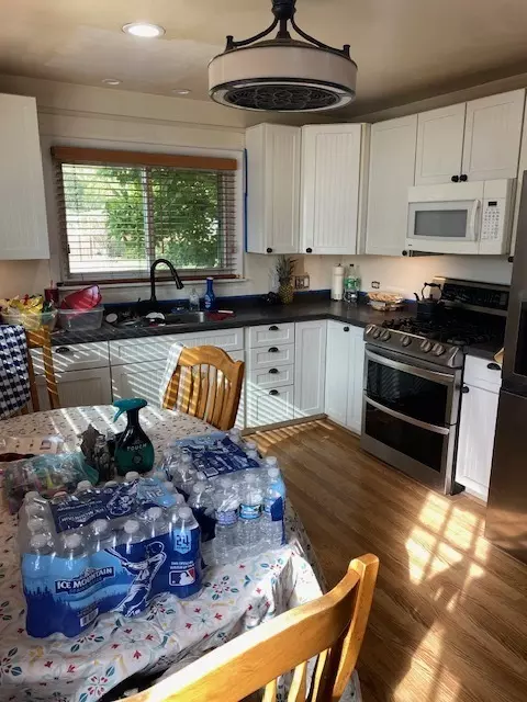 Mundelein, IL 60060,49 N Shaddle Avenue