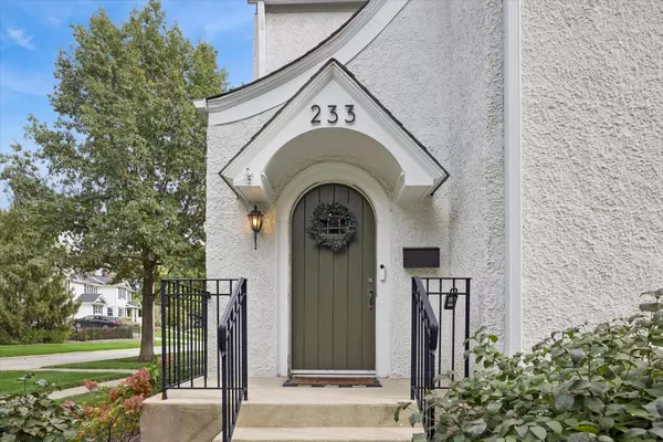 Glen Ellyn, IL 60137,233 N Park Boulevard